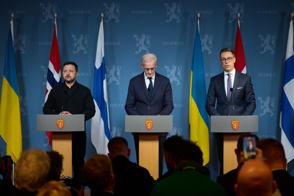 Tổng thống Ukraine Volodymyr Zelensky (ngoài cùng bên trái) trong cuộc họp báo ngày 20/10 ở Oslo (Na Uy). Ảnh: X/@ZelenskyyUa (tài khoản X của ông Zelensky)