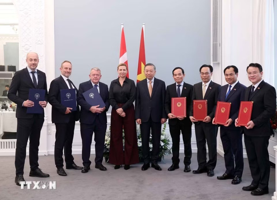 Tuyên bố chung về việc thiết lập quan hệ Đối tác Chiến lược toàn diện Việt Nam - Đan Mạch