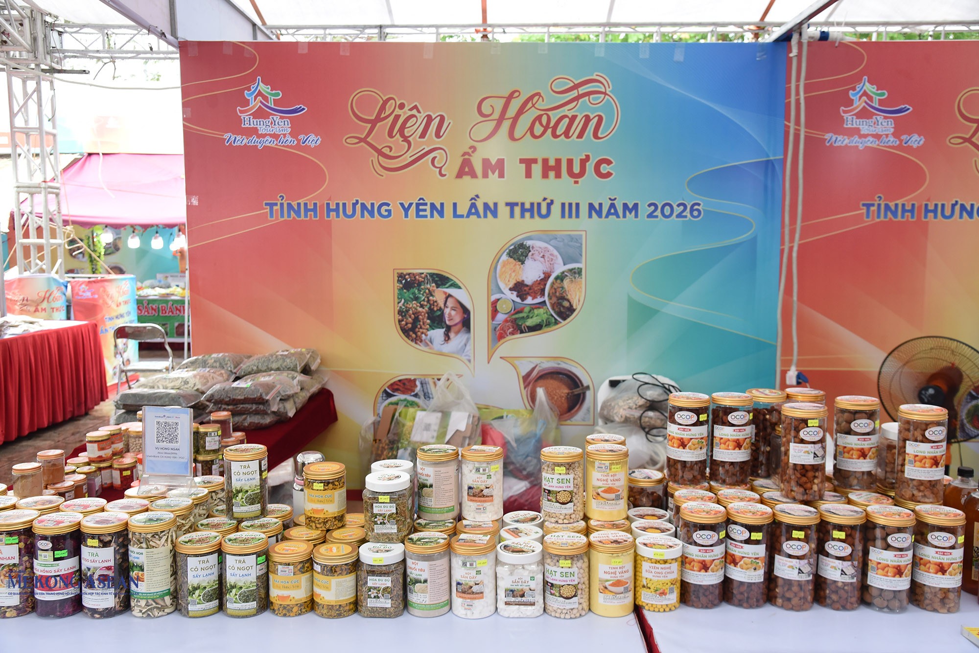 Tỉnh Hưng Yên định hướng phát triển sản phẩm OCOP có thương hiệu, theo chuỗi giá trị dựa trên thế mạnh, lợi thế về nguyên liệu địa phương, văn hóa và tri thức bản địa. Ảnh: Phùng Nguyện.