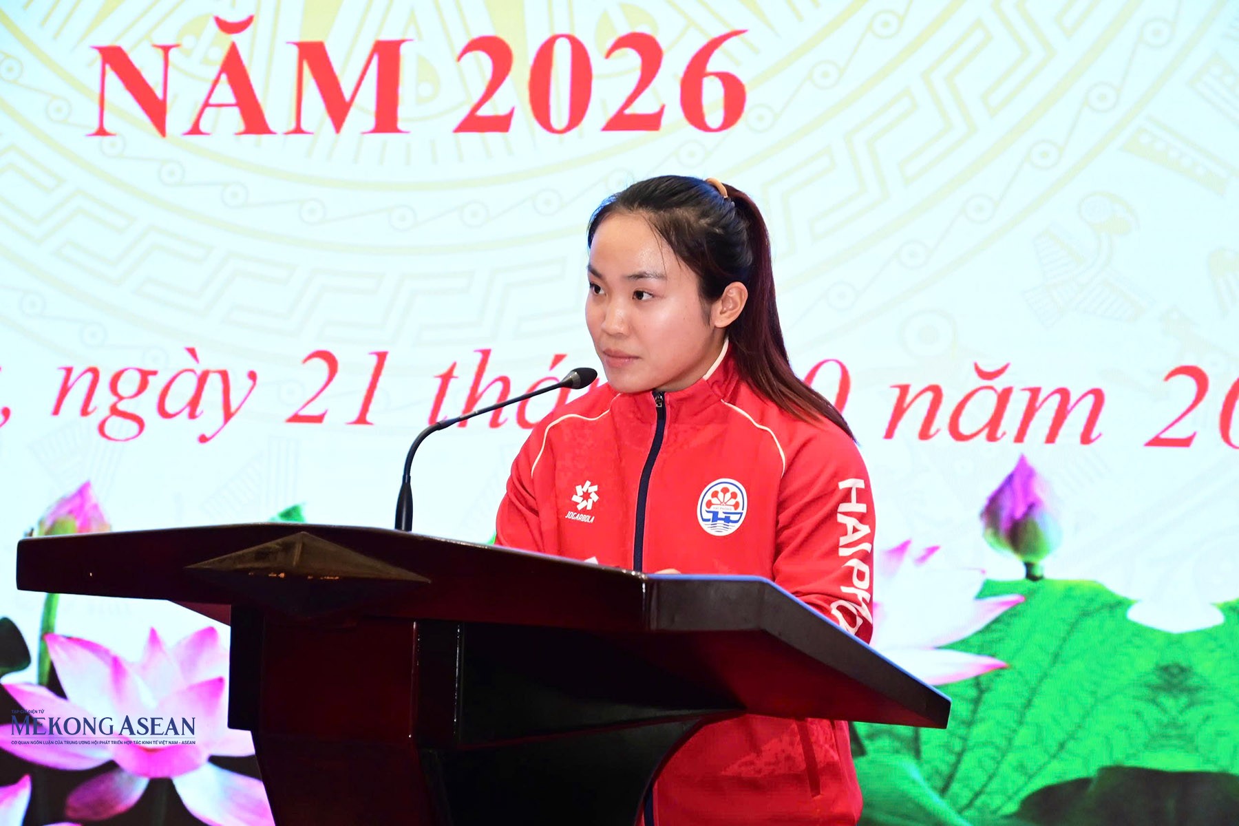 Đại diện vận động viên đoàn thể thao Hải Phòng đọc lời hứa quyết tâm trước khi Đoàn lên đường tham dự Đại hội Thể thao toàn quốc lần thứ X năm 2026. Ảnh: Trần Thanh.