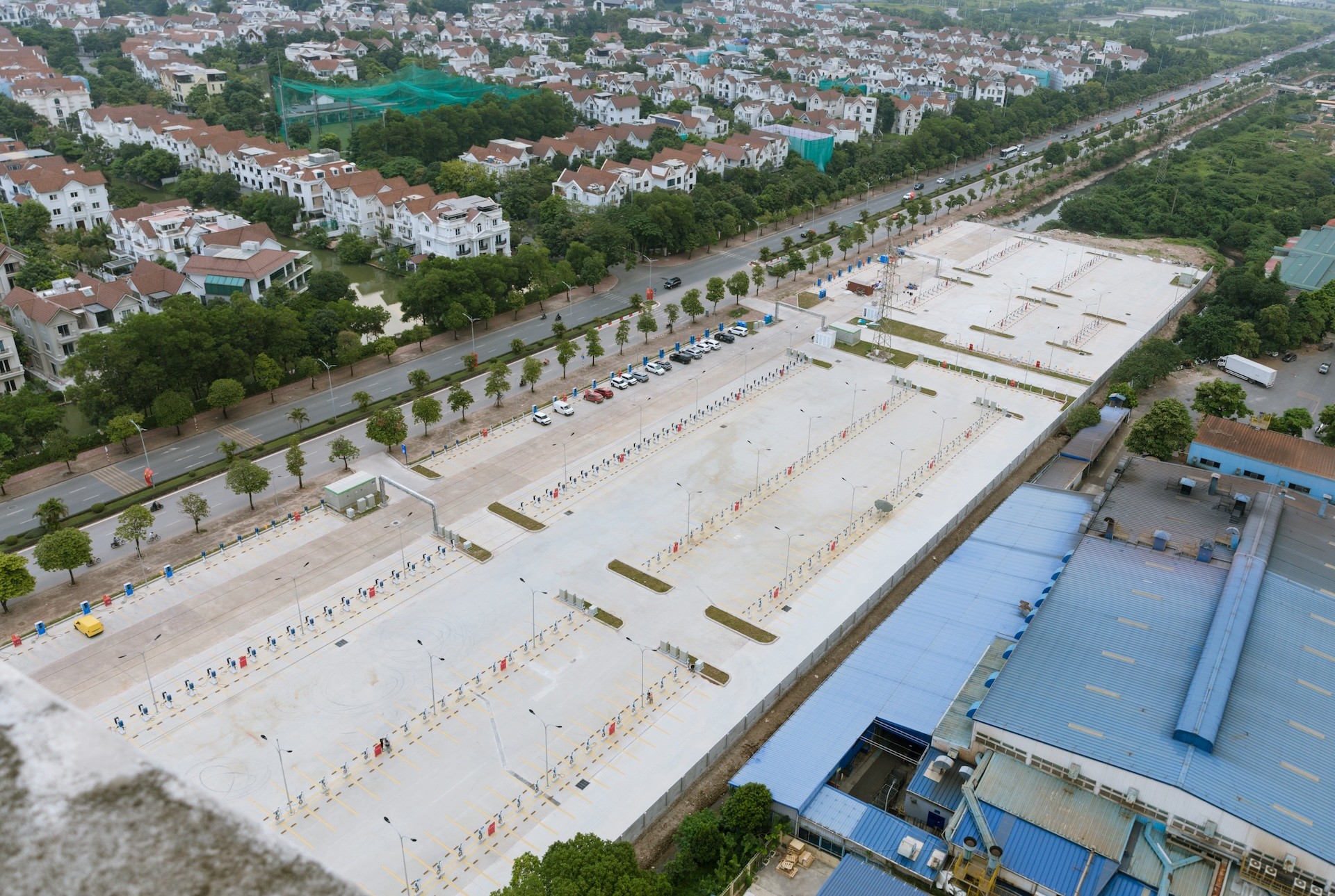 V-Green đưa vào vận hành trạm sạc ô tô điện lớn nhất Việt Nam