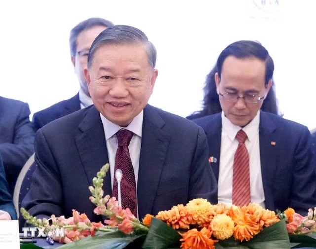 Tổng Bí thư, Chủ tịch nước dự tọa đàm cấp cao với doanh nghiệp châu Âu và Bỉ