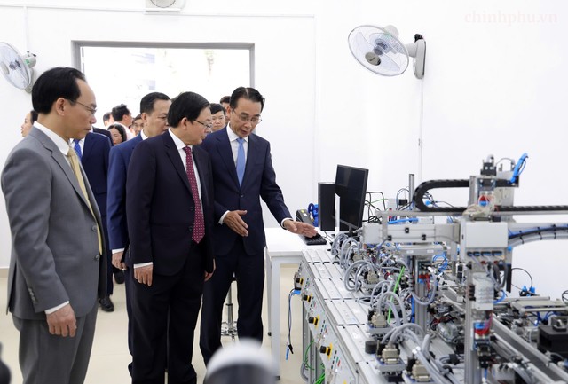 Đại học Quốc gia Hà Nội cần tiên phong giải quyết những bài toán lớn của quốc gia