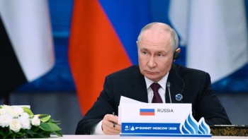 Ông Putin: Châu Âu tự làm tổn hại kinh tế khi từ bỏ năng lượng Nga