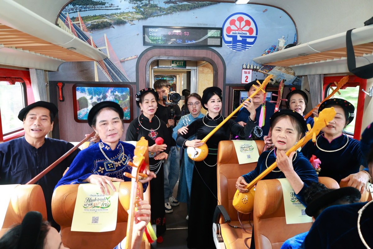 Chuyến tàu Di sản đưa văn hóa trà Thái Nguyên đến gần bạn bè quốc tế