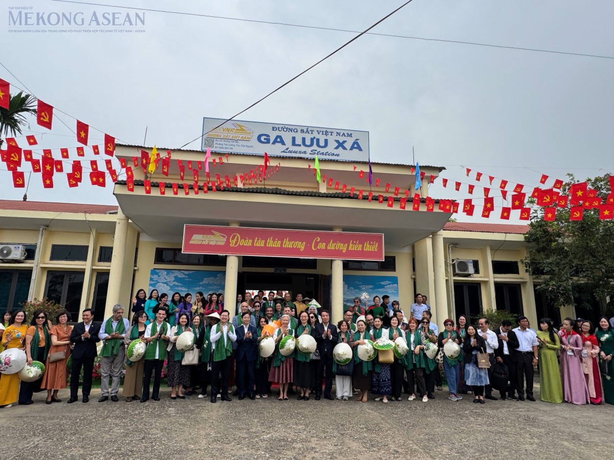 Chuyến tàu Di sản đưa văn hóa trà Thái Nguyên đến gần bạn bè quốc tế. Ảnh: Ngọc Linh