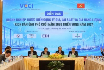 Doanh nghiệp tìm cách giữ lợi nhuận giữa biến động chi phí và dòng vốn