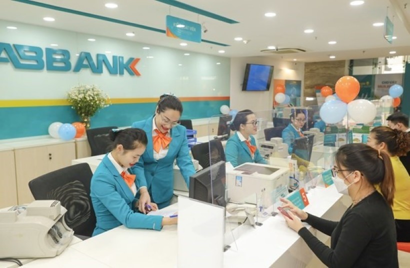 ABBANK đạt gần 2.000 tỷ đồng lợi nhuận, chốt ng&agrave;y chia cổ phiếu thưởng