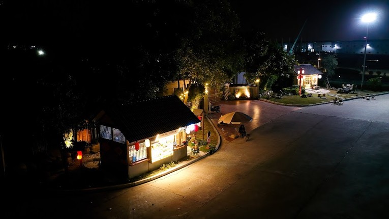 Cửa h&agrave;ng phục vụ người lao động v&agrave; d&acirc;n cư.