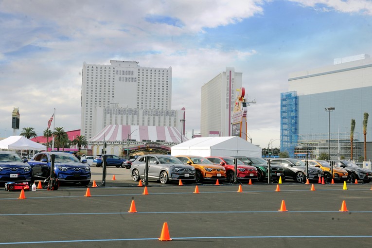 Dàn xe điện Vinfast đổ bộ Triển lãm điện tử Tiêu dùng CES 2023