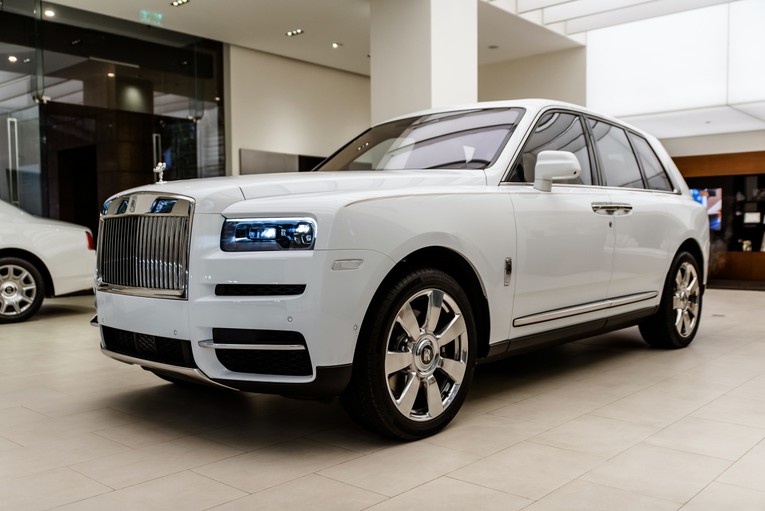 Rolls-Royce Cullinan - mẫu SUV b&aacute;n chạy nhất trong năm 2022 của Rolls-Royce.