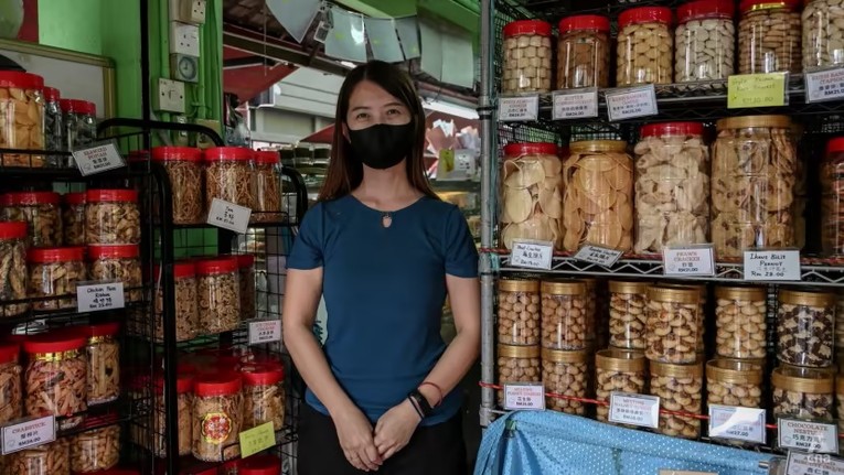 C&ocirc; Rachel Koh, chủ cửa h&agrave;ng b&aacute;nh ngọt Happy Meal ở khu phố T&agrave;u, Kuala Lumpur. Ảnh: CNA