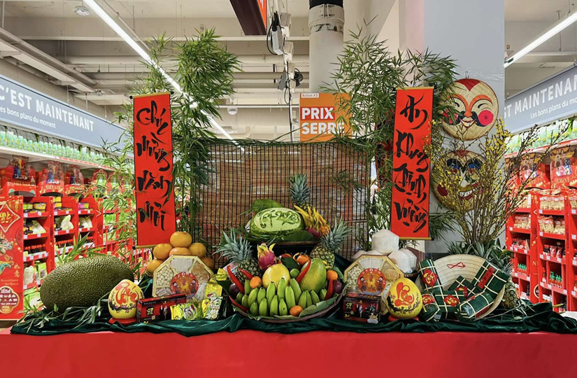 Gian h&agrave;ng Tết Việt Nam trong Tuần h&agrave;ng Tết Việt Nam năm 2023 tại đại si&ecirc;u thị Carrefour Part Dieu, th&agrave;nh phố Lyon, Ph&aacute;p. Ảnh: moit.gov.vn