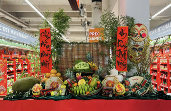 Hình ảnh tết cổ truyền Việt Nam có mặt tại siêu thị nước Pháp