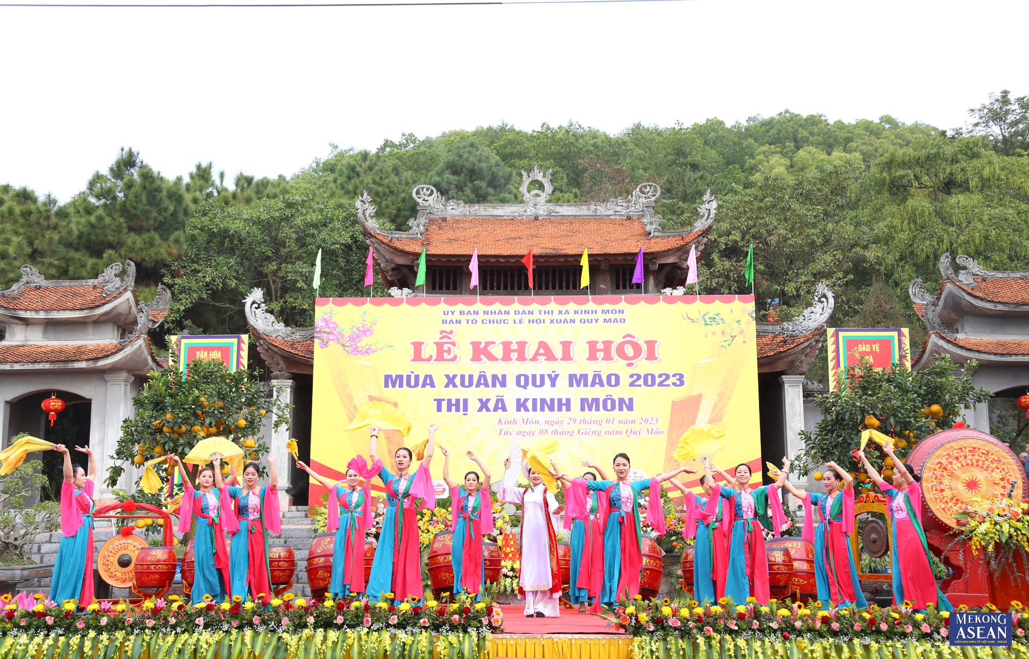 Khai hội m&ugrave;a xu&acirc;n Qu&yacute; M&atilde;o 2023 thị x&atilde; Kinh M&ocirc;n, Hải Dương