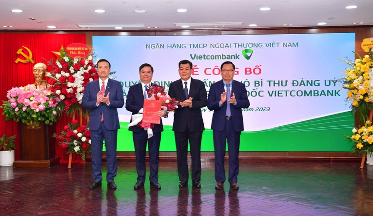 Lễ c&ocirc;ng bố Quyết định chuẩn y Ph&oacute; B&iacute; thư Đảng ủy v&agrave; bổ nhiệm Tổng Gi&aacute;m đốc Vietcombank.