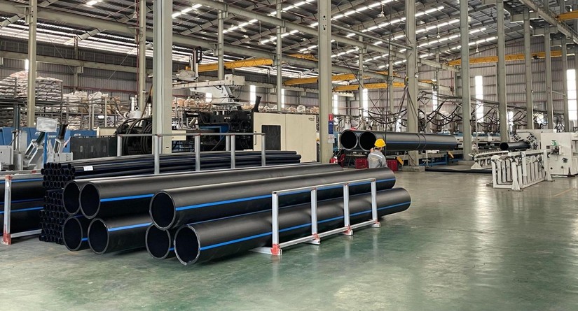 Nh&agrave; m&aacute;y sản xuất của Nhựa Hoa Sen.