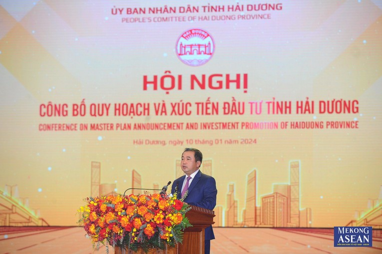 B&iacute; thư Tỉnh ủy Hải Dương Trần Đức Thắng ph&aacute;t biểu tại hội nghị.