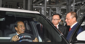 Tổng thống Indonesia Joko Widodo thăm nhà máy VinFast