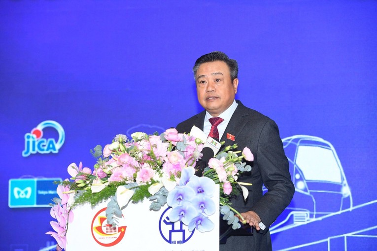 Chủ tịch UBND TP H&agrave; Nội Trần Sỹ Thanh ph&aacute;t biểu tại hội thảo. Nguồn: VGP.