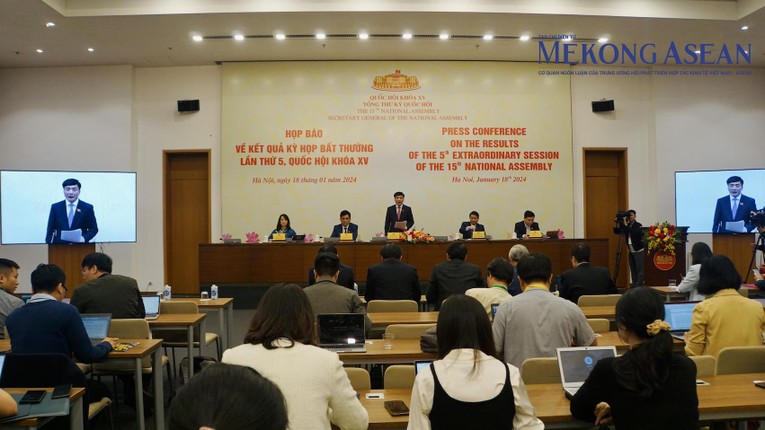 To&agrave;n cảnh họp b&aacute;o th&ocirc;ng tin kết quả kỳ họp bất thường lần thứ 5 Quốc hội kh&oacute;a XV s&aacute;ng 18/1. Ảnh: Đinh Nhung - Mekong ASEAN.
