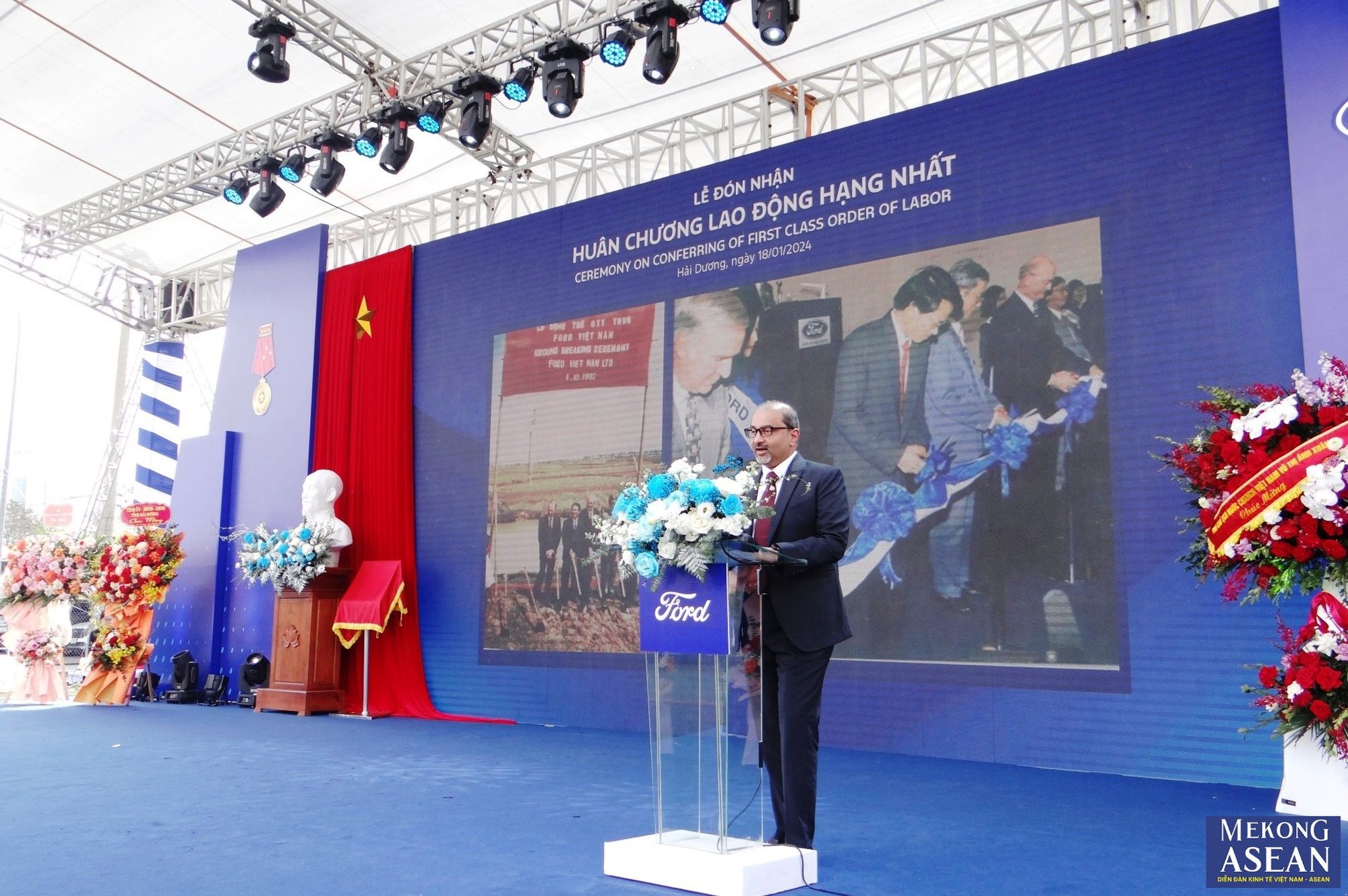 Tổng Gi&aacute;m đốc Ford Việt Nam Ruchik Shah ph&aacute;t biểu tại buổi lễ.