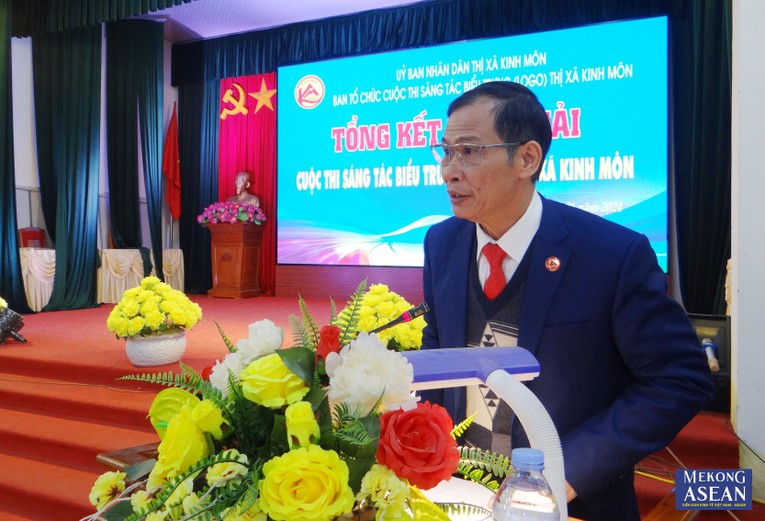 &Ocirc;ng Trương Đức San, Ph&oacute; B&iacute; thư Thị ủy, Chủ tịch UBND thị x&atilde; Kinh M&ocirc;n ph&aacute;t biểu tại buổi tổng kết.