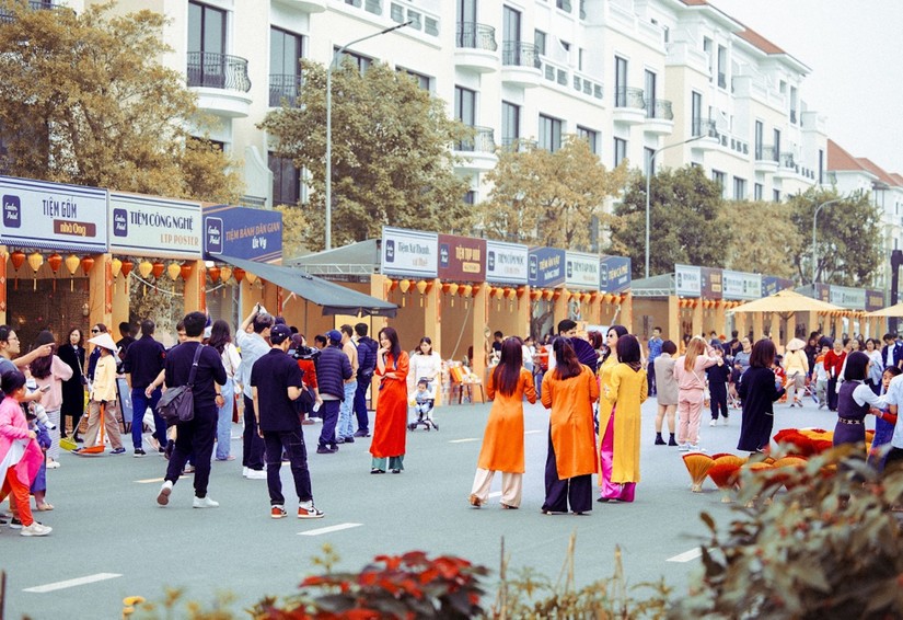 Khai m&agrave;n &amp;amp;apos;Chợ Tết Phố Hội&amp;amp;apos; ph&iacute;a Đ&ocirc;ng Thủ đ&ocirc;