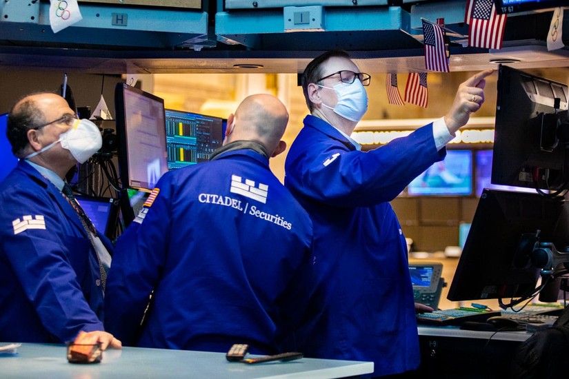 Phố Wall &iacute;t biến động trong t&acirc;m l&yacute; chờ đợi b&aacute;o c&aacute;o kinh doanh