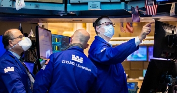 Phố Wall ít biến động trong tâm lý chờ đợi báo cáo kinh doanh