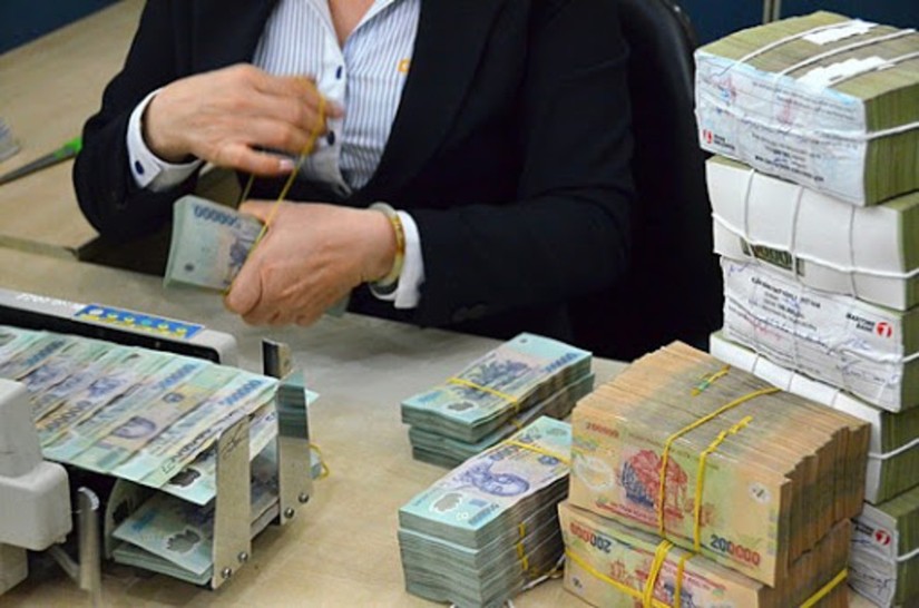 L&atilde;i suất li&ecirc;n ng&acirc;n h&agrave;ng ở mức cao, l&atilde;i suất tiết kiệm đồng loạt tăng