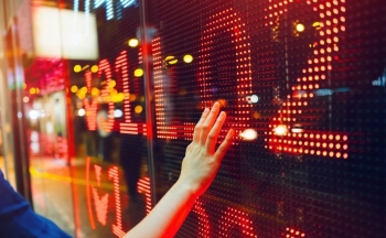 Tình hình Ukraine ‘nhuộm đỏ’ VN-Index, chỉ còn dầu khí vững vàng trước tâm bão