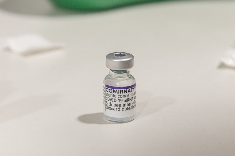 Pfizer b&aacute;o c&aacute;o doanh thu kỷ lục 100,3 tỷ USD trong năm 2022 nhờ vaccine Covid-19 ảnh 1