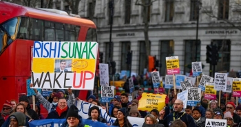 Anh đối mặt với cuộc đình công lớn nhất lịch sử ngành y tế