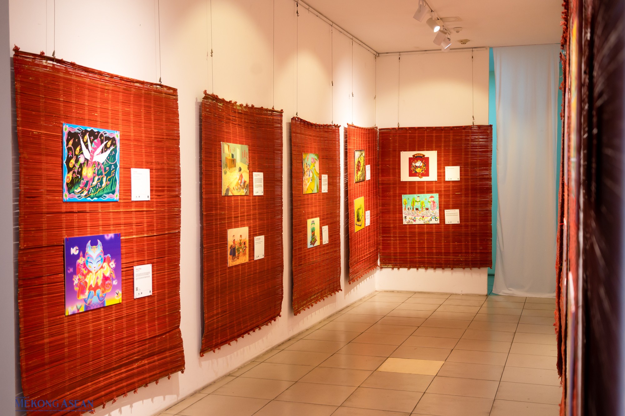 Chỉ trong v&ograve;ng 3 tuần tổ chức, hơn 900 đơn đăng k&yacute; tham gia với h&agrave;ng trăm t&aacute;c phẩm minh họa đa dạng m&agrave;u sắc, thể loại v&agrave; c&aacute;ch thể hiện kh&aacute;c nhau. Ban Tổ chức chọn trưng b&agrave;y 76 t&aacute;c phẩm ti&ecirc;u biểu, mang đến cho c&ocirc;ng ch&uacute;ng h&igrave;nh ảnh sinh động về linh vật của năm Qu&yacute; M&atilde;o 2023.