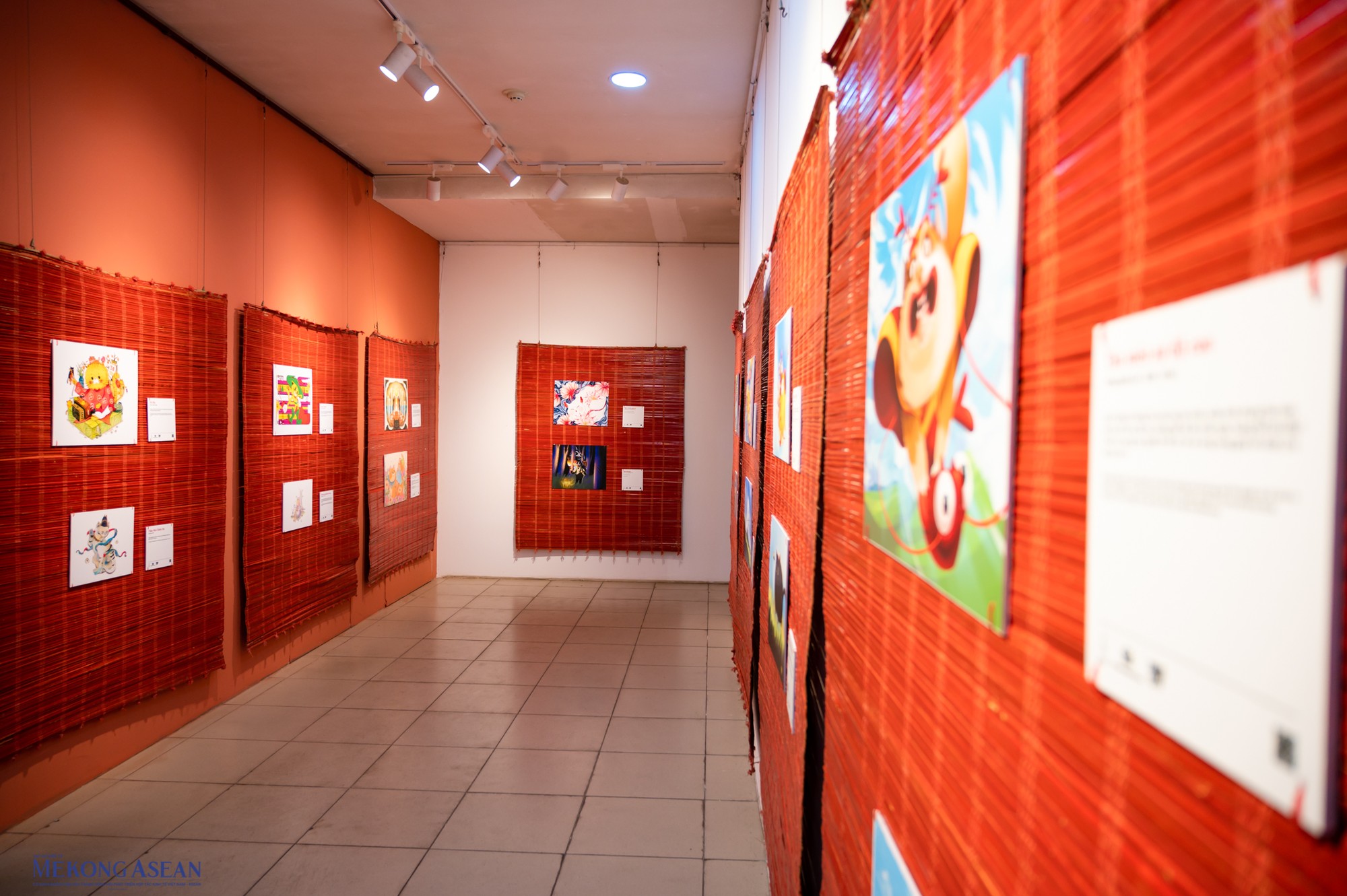 Đến với triển l&atilde;m du kh&aacute;ch như lạc v&agrave;o một thế giới ri&ecirc;ng biệt trong đ&oacute; chỉ c&oacute; m&egrave;o v&agrave; những hoạt động của ch&uacute;ng.