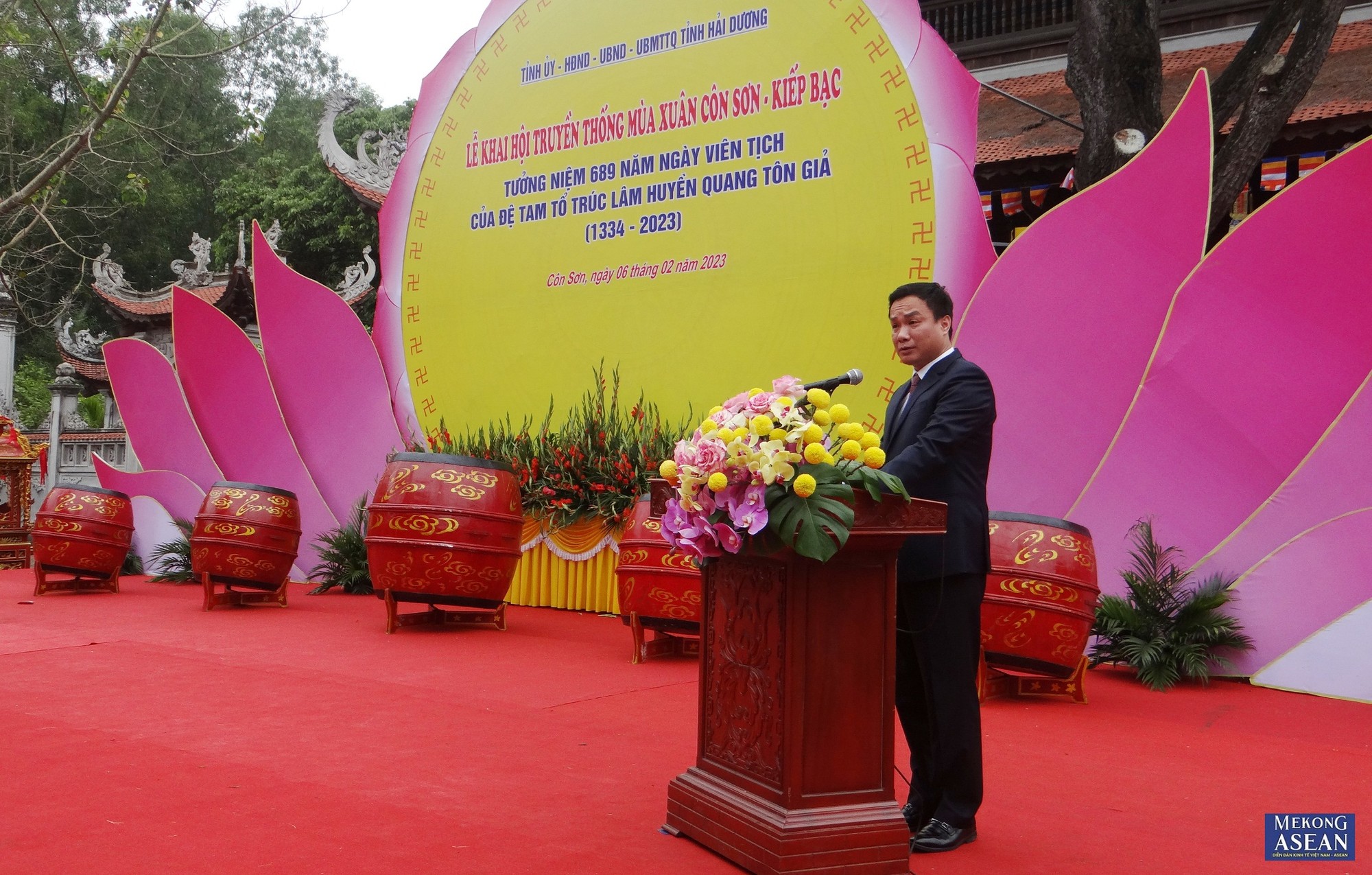 Ph&oacute; B&iacute; thư Tỉnh ủy, Chủ tịch UBND tỉnh Hải Dương Triệu Thế H&ugrave;ng đọc diễn văn khai hội.