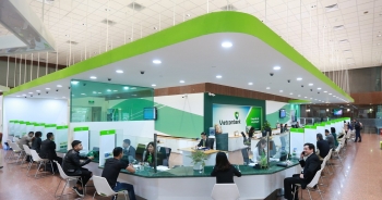 Động lực nào giúp cổ phiếu của Vietcombank vượt đỉnh lịch sử