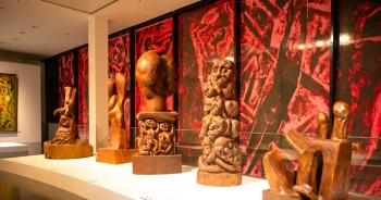 Không gian nghệ thuật điêu khắc và sắp đặt 'Thông linh' của hoạ sỹ Ngô Xuân Bính