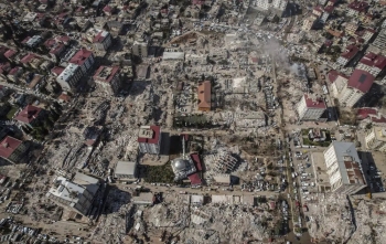 Hy vọng phai dần khi số người chết do động đất vượt mốc 20.000