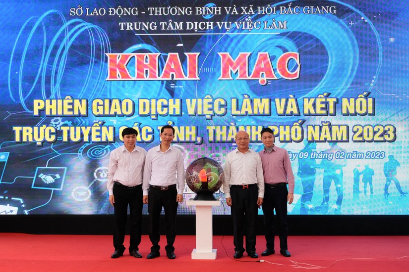 Khai mạc phi&ecirc;n giao dịch việc l&agrave;m đầu ti&ecirc;n năm 2023.