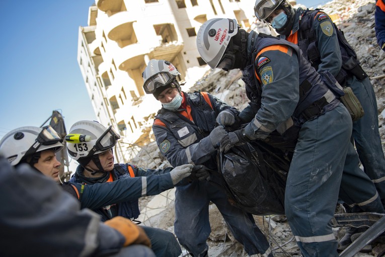 Lực lượng cứu hộ khắp thế giới đổ về hỗ trợ Thổ Nhĩ Kỳ v&agrave; Syria ảnh 11