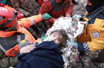 Những câu chuyện giải cứu thần kỳ tại Thổ Nhĩ Kỳ và Syria