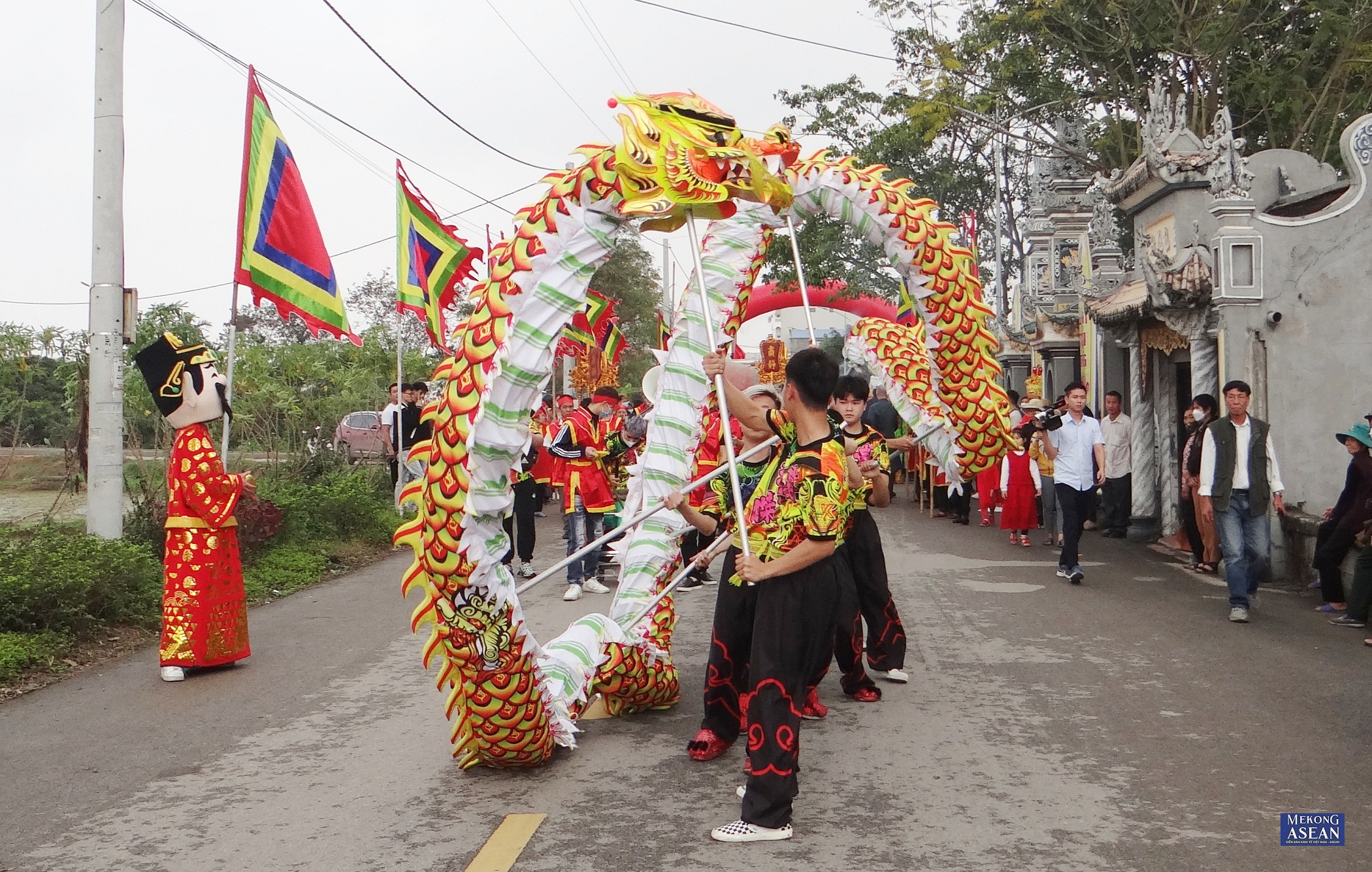 Ch&iacute; Linh (Hải Dương) khai hội truyền thống đền Cao năm 2023