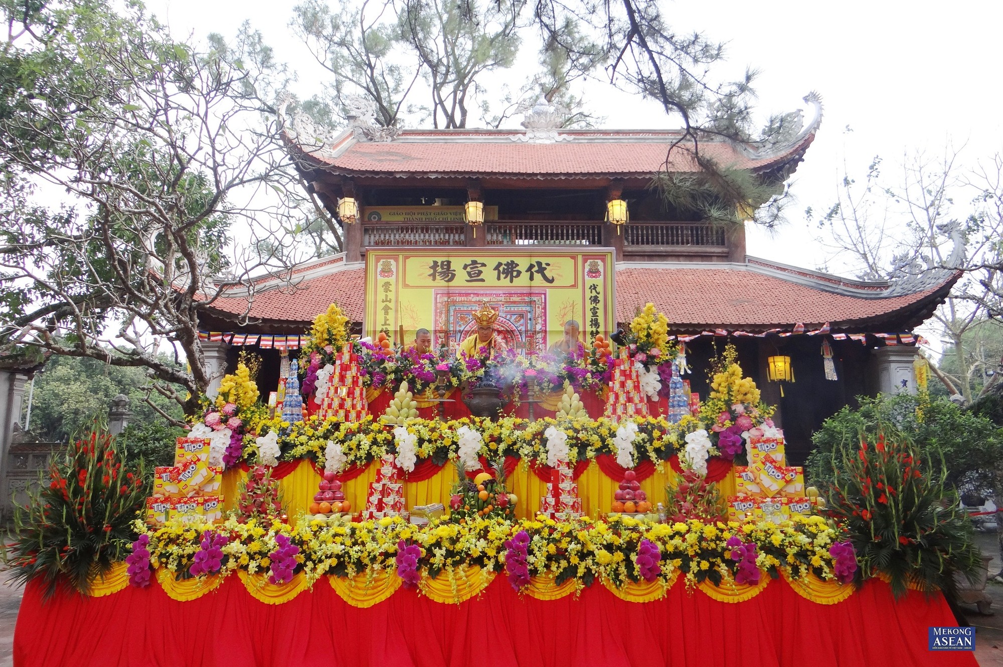 Thượng tọa Th&iacute;ch Thanh V&acirc;n, Trưởng Ban Trị sự Gi&aacute;o hội phật gi&aacute;o Việt Nam tỉnh Hải Dương chủ tr&igrave; Lễ đ&agrave;n M&ocirc;ng Sơn th&iacute; thực.