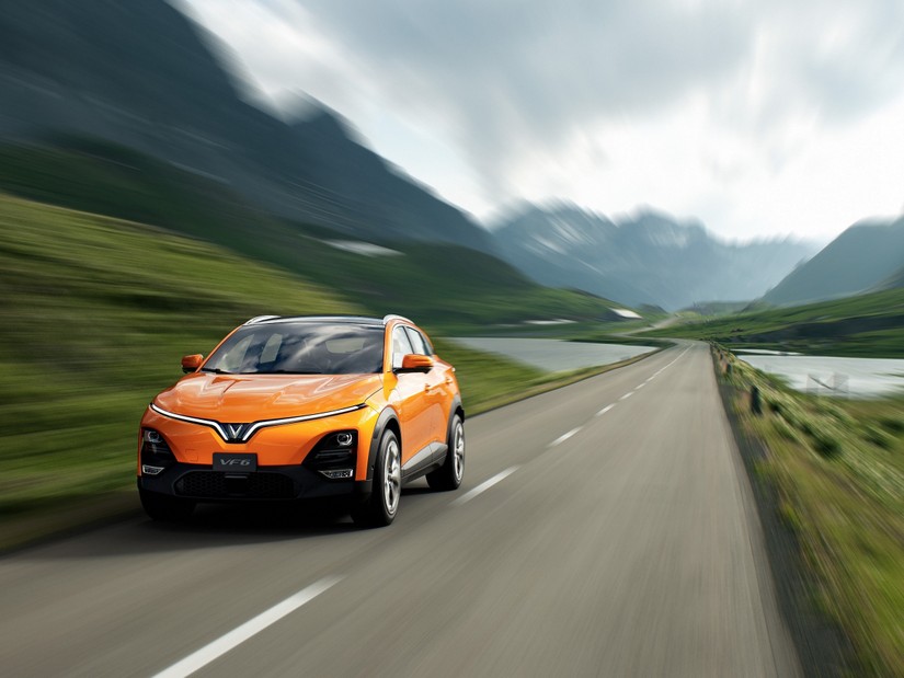 Đặc biệt, lần đầu ti&ecirc;n, VinFast sẽ tổ chức l&aacute;i thử xe tr&ecirc;n đường thử xe điện trong nh&agrave; lớn nhất Canada ngay tại khu&ocirc;n vi&ecirc;n triển l&atilde;m, nhằm mang tới trải nghiệm trực tiếp cho kh&aacute;ch h&agrave;ng.