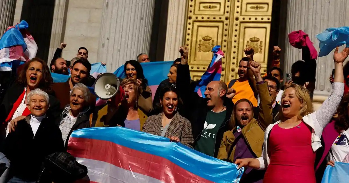 Tây Ban Nha thông qua luật thay đổi giới tính cho người trên 16 tuổi
