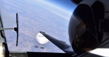 Mỹ công bố ảnh phi công chụp cùng khinh khí cầu Trung Quốc