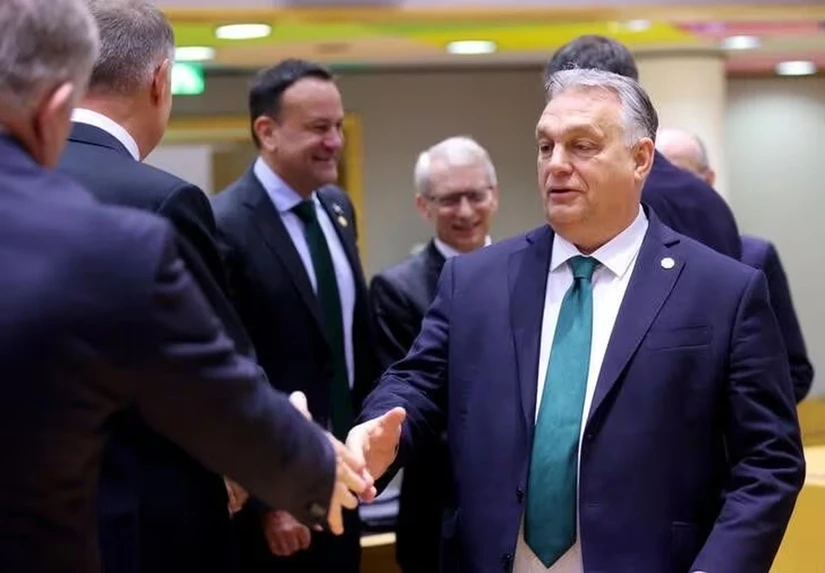 Thủ tướng Hungary Viktor Orban tham dự Hội nghị thượng đỉnh EU tại Brussels, Bỉ, ng&agrave;y 1/2. Ảnh: Reuters