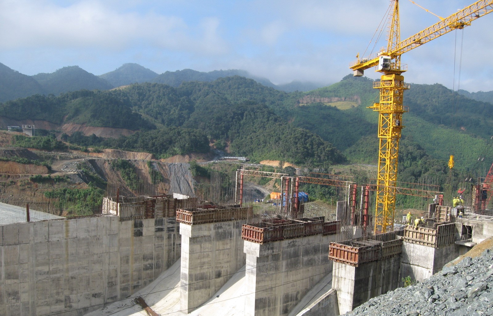 Dự &aacute;n Thủy điện Xekaman 3 tại huyện Dak Cheung, tỉnh Sekong, L&agrave;o.